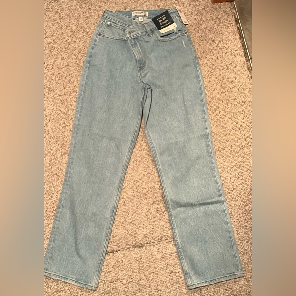 Abercrombie 90’s straight ultra high rise curve love